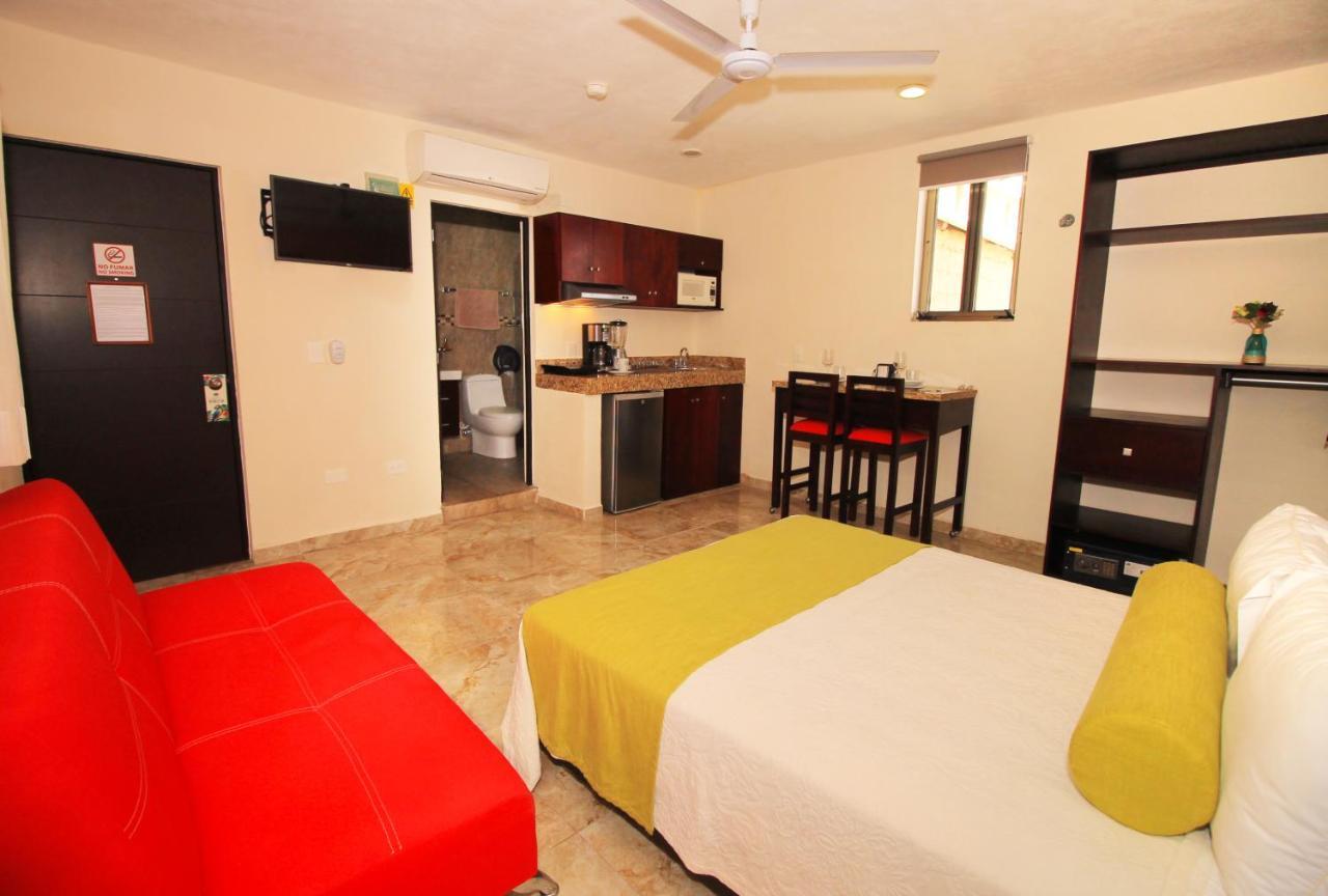 Papagayo Hotel Boutique Плая дел Кармен Екстериор снимка A studio apartment